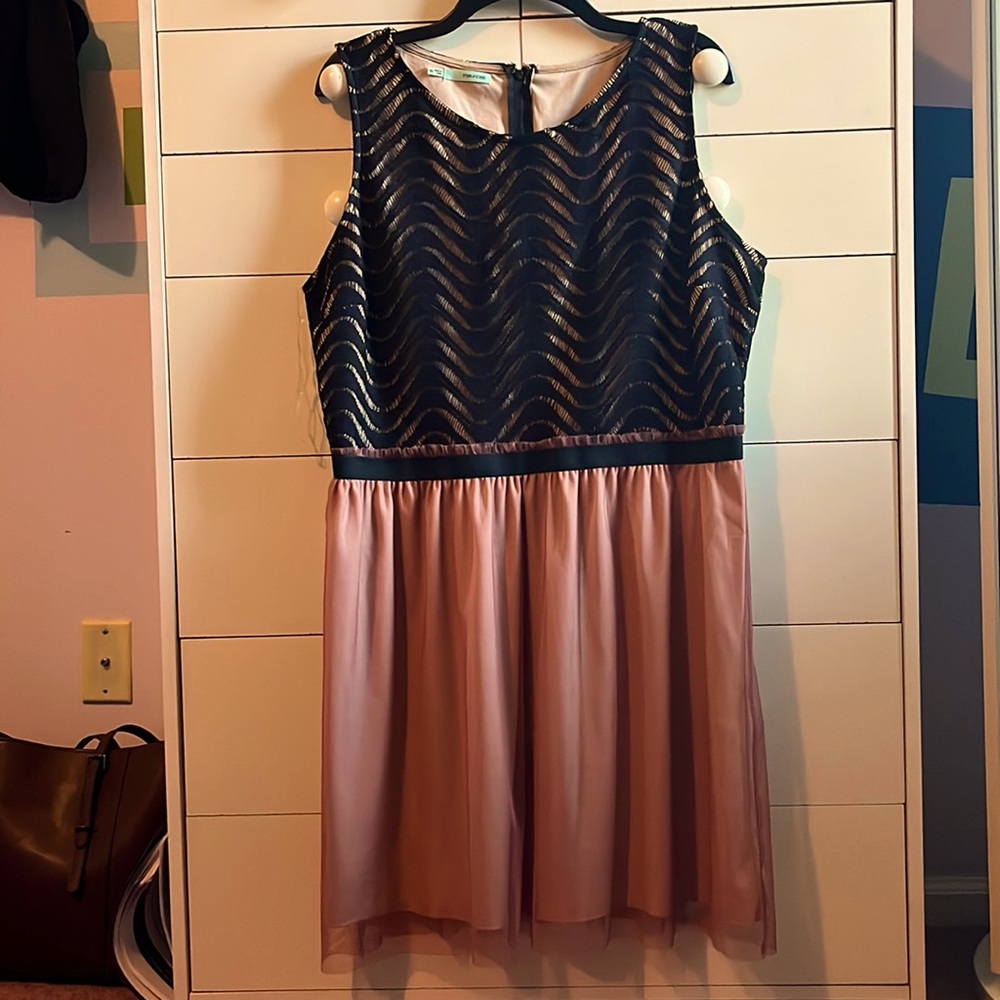 Formal dress, knee-length, XXL